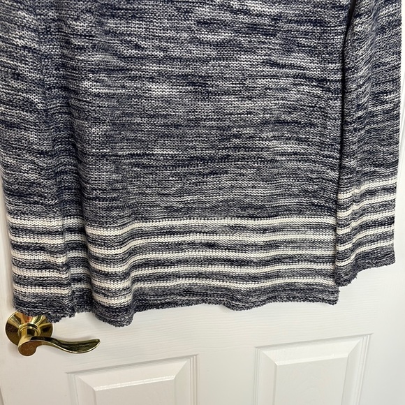 Hannah Navy and White V-neck Heathered Knit Tunic-Style Sweater Sz Lg - Picture 4 of 9